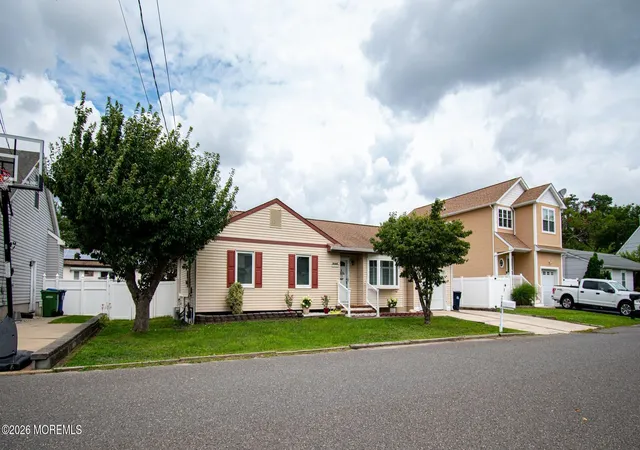 2nd image of 1220 Neptune Ave, Beachwood, NJ 08722 | MLS# 22624025