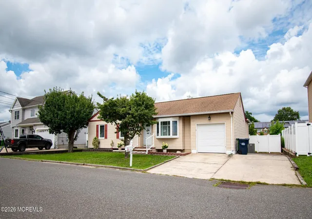 3rd image of 1220 Neptune Ave, Beachwood, NJ 08722 | MLS# 22624025