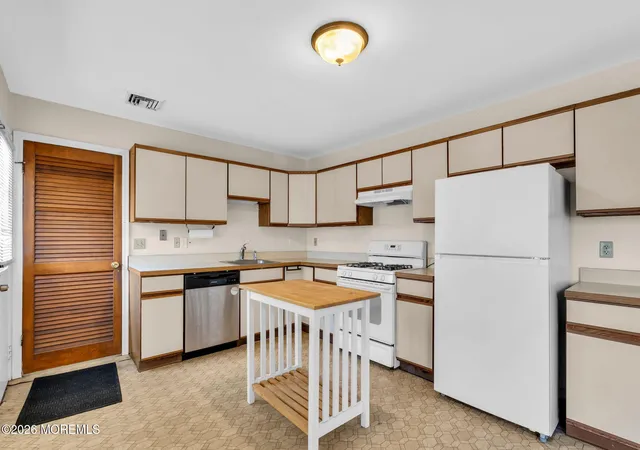 2nd image of 35 Spruce St, Beachwood, NJ 08722 | MLS# 22623526