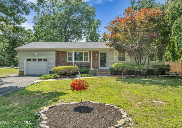 Photo 1 of Single family home for sale at 35 Dugan Ln, Toms River, NJ 08755 | MLS# 22622883 | Listing updated on 2026-08-13