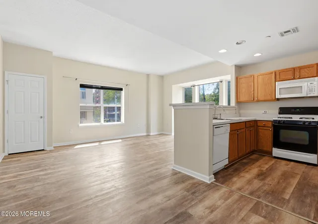 4th image of 358 Rector St #302, Perth Amboy, NJ 08861 | MLS# 22622901