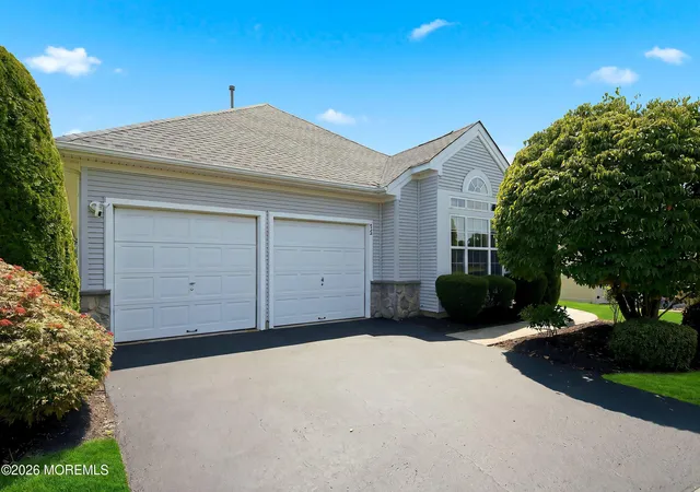 Photo 3 of Single family home for sale at 12 Dunrovin Ct, Manchester, NJ 08759 | MLS# 22624707 | Listing updated on 2026-09-16
