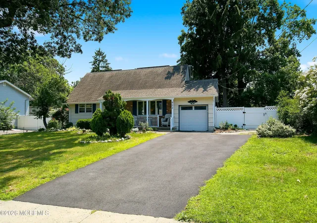 3rd image of 953 Ambassador Dr, Toms River, NJ 08753 | MLS# 22623463
