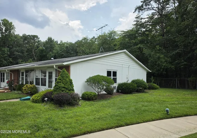 2nd image of 219f Buckingham Ct, Lakewood, NJ 08701 | MLS# 22622970