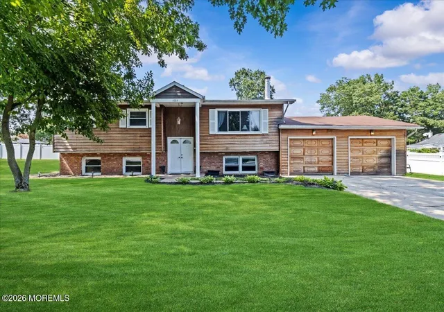 2nd image of 1625 Commonwealth Blvd, Toms River, NJ 08757 | MLS# 22623249