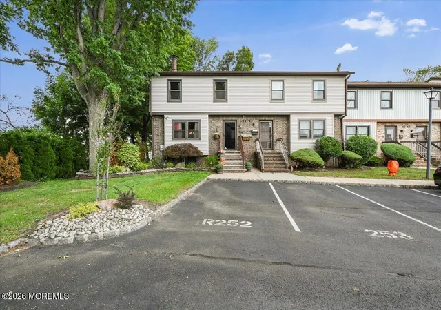 image of 27 Highview Dr, Woodbridge, NJ 07095