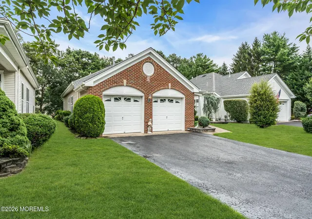 2nd image of 14 Dawnwinds Ct, Lakewood, NJ 08701 | MLS# 22623469