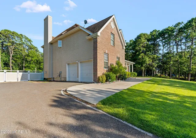 Photo 4 of Sale Pending at 10 Altori Ct, Little Egg Harbor Twp, NJ 08087 | MLS# 22623115 | Listing updated on 2026-09-02