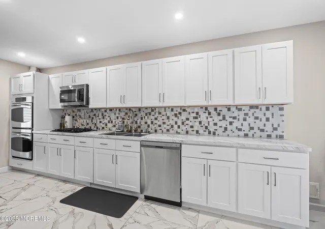 Photo 3 of Condo for sale at 96 Cedar Ave #6, Long Branch, NJ 07740 | MLS# 22622991 | Listing updated on 2026-10-13