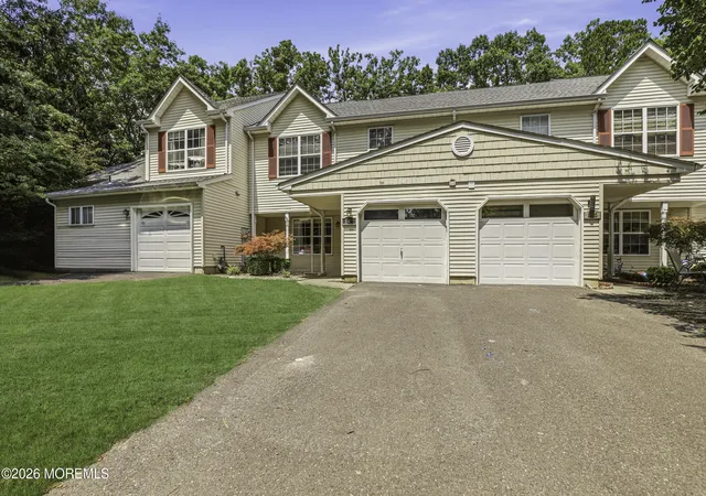 2nd image of 549 Woodbine Ln, Lakewood, NJ 08701 | MLS# 22623430