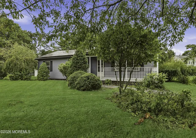 Photo 3 of Single family home for sale at 462 Champlain St, Toms River, NJ 08757 | MLS# 22623433 | Listing updated on 2026-08-30