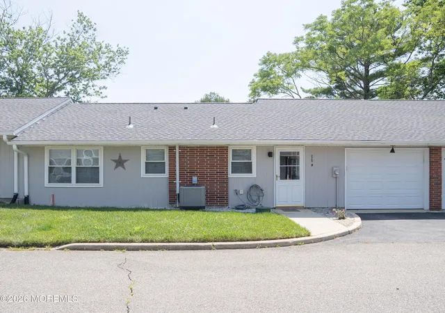 Photo 3 of Single family home for sale at 228b Buckingham Ct, Lakewood, NJ 08701 | MLS# 22623061 | Listing updated on 2026-07-28