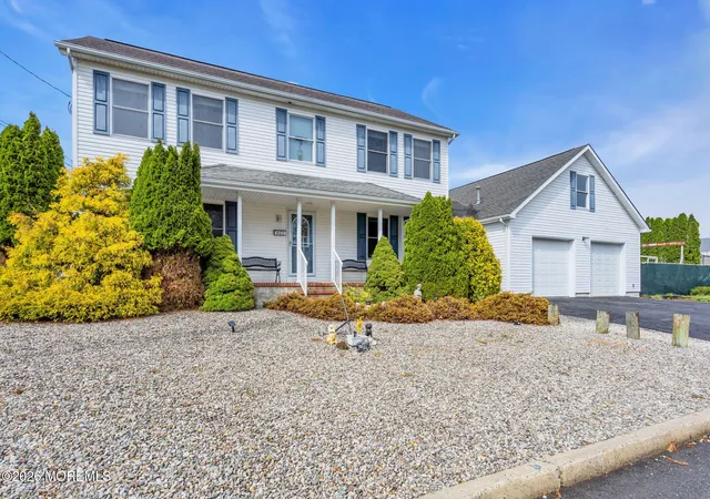 3rd image of 460 Cedar Dr, Lanoka Harbor, NJ 08734 | MLS# 22623039