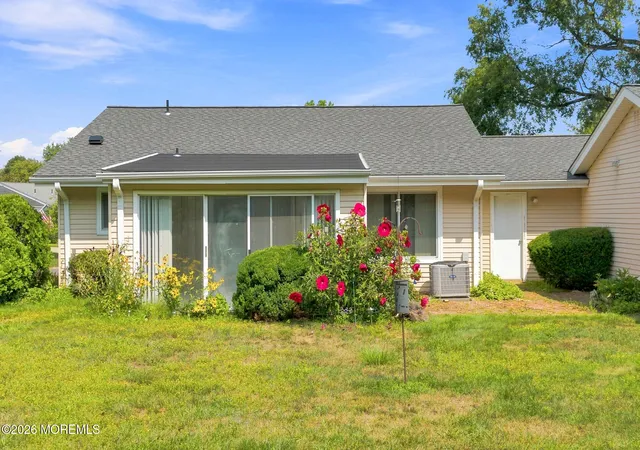 3rd image of 287B Oradell Dr, Monroe Township, NJ 08831 | MLS# 22623173