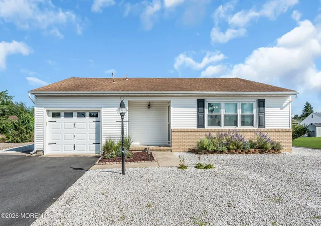 1st image of 17 Wiltshire Ct, Toms River, NJ 08757 | MLS# 22623121