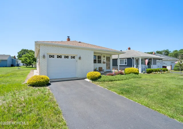 Photo 2 of Single family home for sale at 11 Andros St, Toms River, NJ 08757 | MLS# 22623108 | Listing updated on 2026-09-29