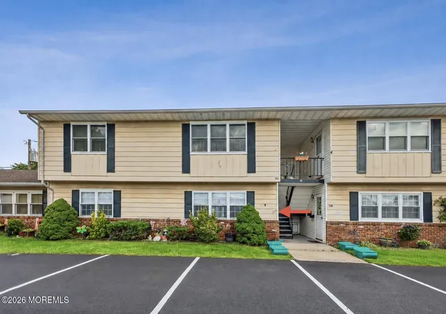 2nd image of 12 Louisiana Dr #A, Matawan, NJ 07747 | MLS# 22623778