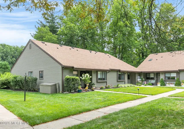 24th image of 10 Medford Ct, Red Bank, NJ 07701 | MLS# 22623399