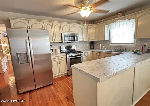 Photo 3 of Single family home for sale at 6 Kresson Ct, Toms River, NJ 08757 | MLS# 22623512 | Listing updated on 2026-09-14