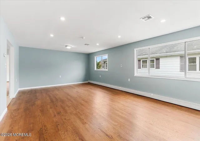 Photo 4 of Single family home for sale at 385 Barbados Dr N, Toms River, NJ 08757 | MLS# 22623242 | Listing updated on 2026-09-25