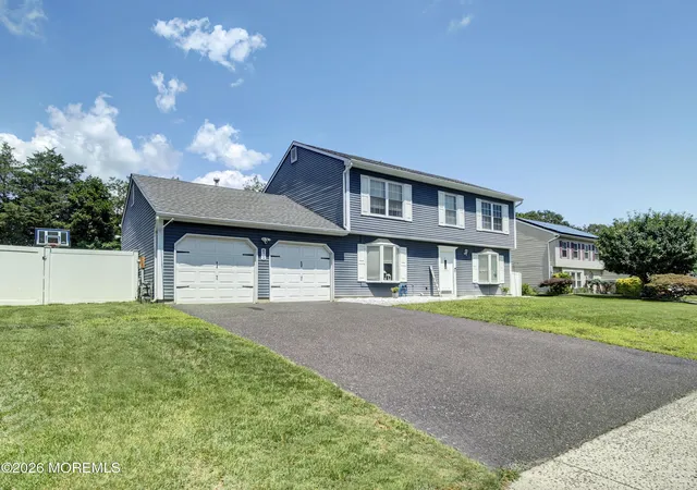 Photo 2 of Single family home for sale at 872 Yellowbank Rd, Toms River, NJ 08753 | MLS# 22623228 | Listing updated on 2026-09-04