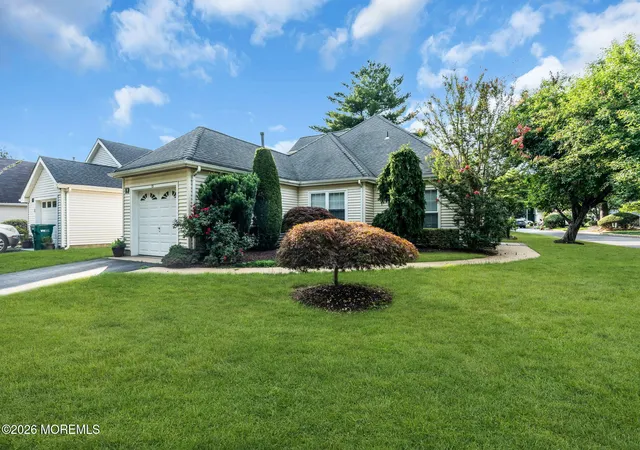 5th image of 13 Jasmine Ln, Freehold, NJ 07728 | MLS# 22623244