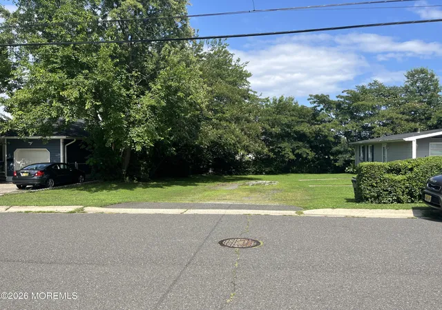 2nd image of 340 Pinehurst Dr, Keyport, NJ 07735 | MLS# 22623312