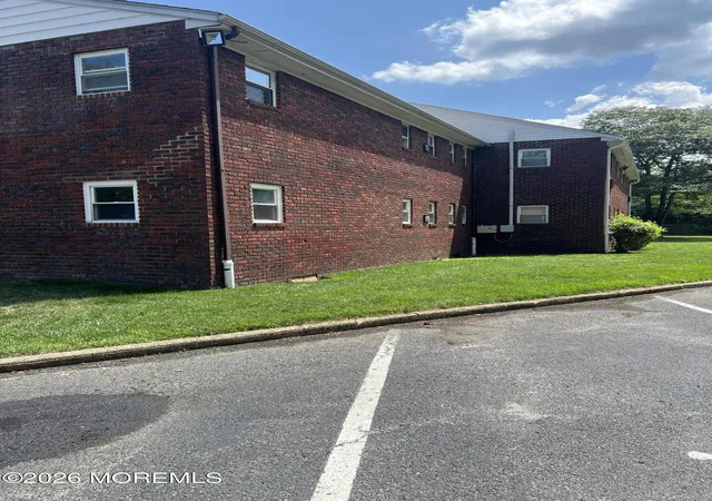 2nd image of 10 Juniper Ln #10 A, Eatontown, NJ 07724 | MLS# 22623808