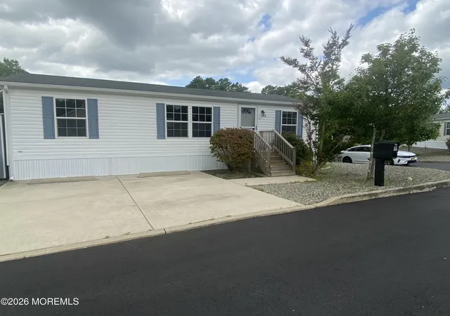 2nd image of 5 Maple Tree Ct, Manahawkin, NJ 08050 | MLS# 22623371