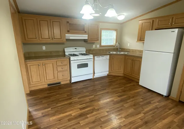 4th image of 5 Maple Tree Ct, Manahawkin, NJ 08050 | MLS# 22623371