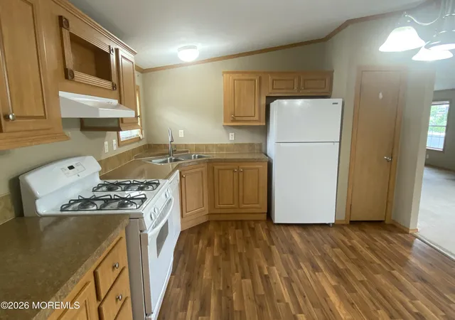 5th image of 5 Maple Tree Ct, Manahawkin, NJ 08050 | MLS# 22623371