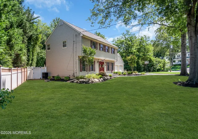 3rd image of 2 Lakeland Dr, Matawan, NJ 07747 | MLS# 22623391