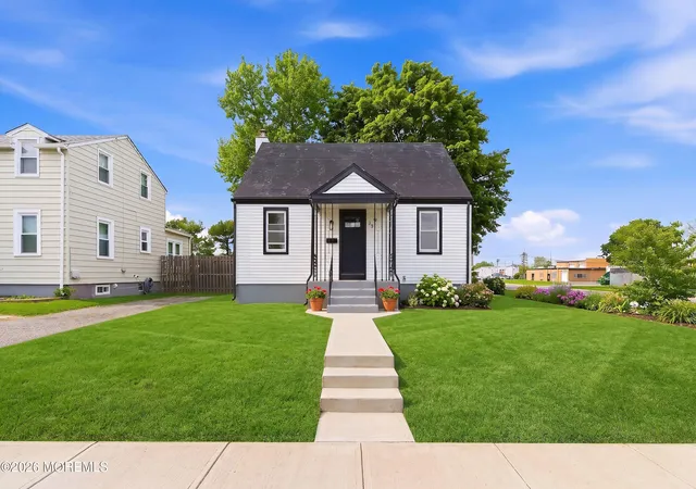 Photo 43 of Single family home for sale at 33 Morris St, Burlington, NJ 08016 | MLS# 22623373 | Listing updated on 2026-08-26