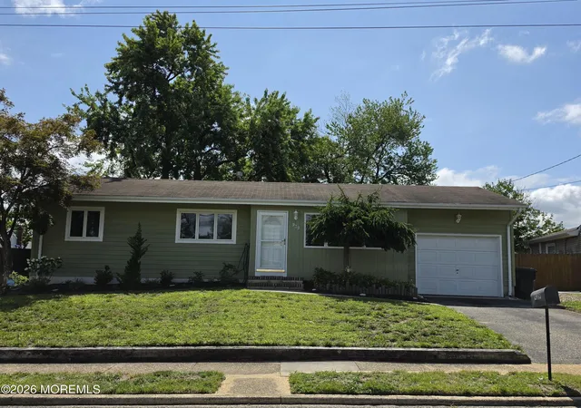 Photo 1 of Single family home for sale at 939 Gloucester Dr, Toms River, NJ 08753 | MLS# 22623381 | Listing updated on 2026-09-28