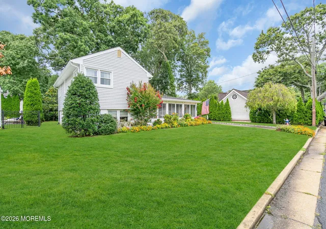 Photo 4 of Sale Pending at 2125 Edgewood Pl, Spring Lake, NJ 07762 | MLS# 22623603 | Listing updated on 2026-08-07