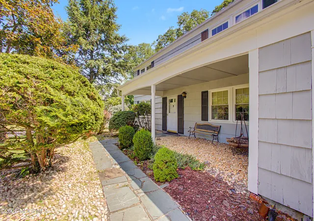 2nd image of 14 Mcintosh Ln, Manalapan, NJ 07726 | MLS# 22623451
