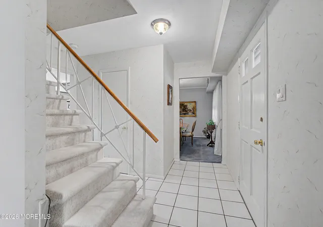 3rd image of 14 Mcintosh Ln, Manalapan, NJ 07726 | MLS# 22623451