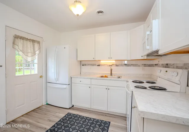 Photo 3 of Single family home for sale at 8 B Alaska Ave, Whiting, NJ 08759 | MLS# 22623426 | Listing updated on 2026-09-16