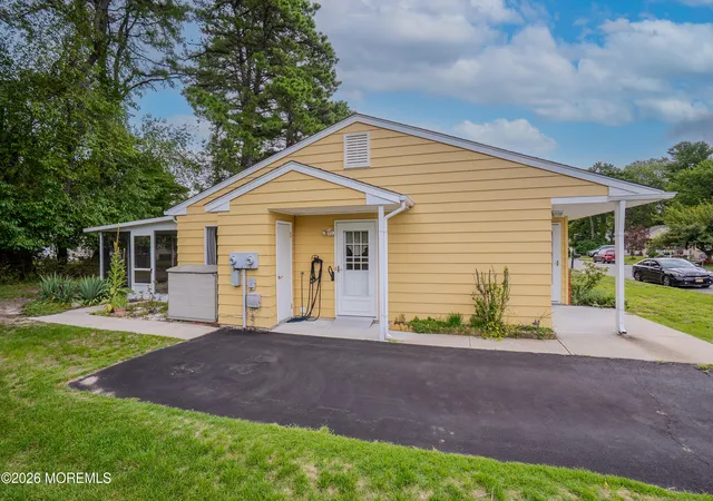 Photo 4 of Single family home for sale at 8 B Alaska Ave, Whiting, NJ 08759 | MLS# 22623426 | Listing updated on 2026-09-16