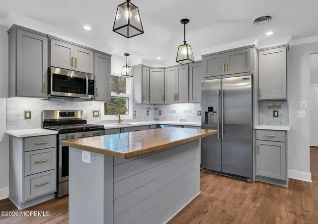 3rd image of 52 Castleton Dr, Toms River, NJ 08757 | MLS# 22623658