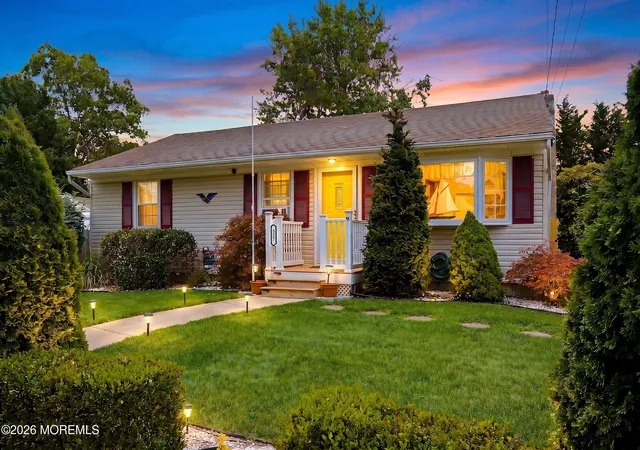 4th image of 327 Pacific Ave, Beachwood, NJ 08722 | MLS# 22623538