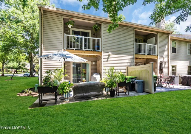 2nd image of 33 Trumbull Dr, Freehold, NJ 07728