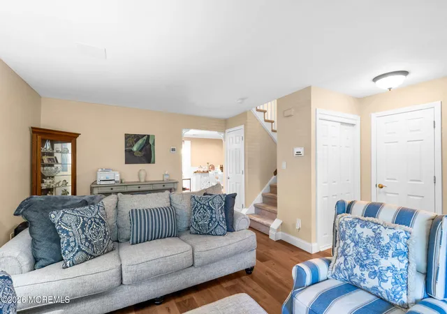 4th image of 33 Trumbull Dr, Freehold, NJ 07728