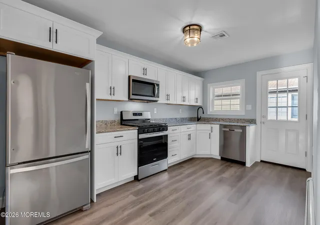 Photo 3 of Single family home for sale at 770 Jamaica Blvd, Toms River, NJ 08757 | MLS# 22623581 | Listing updated on 2026-08-01