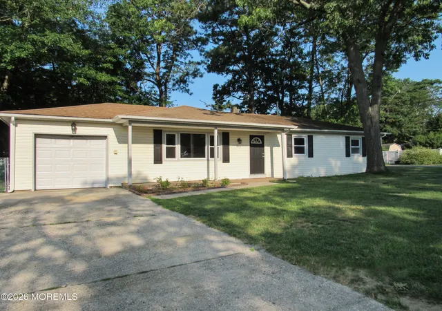 1st image of 913 Larchmont St, Toms River, NJ 08757 | MLS# 22623604