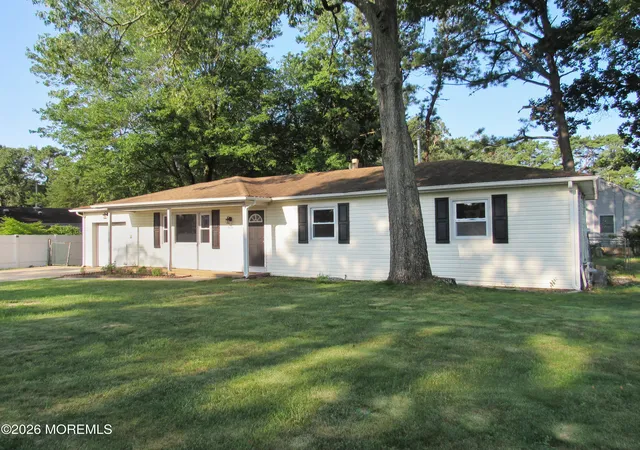 2nd image of 913 Larchmont St, Toms River, NJ 08757 | MLS# 22623604