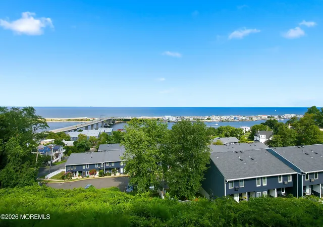 Listing Photo 2 - Condo for sale in building located at H12 Twinlights Ct, Highlands, NJ 07732 - Unit #H12