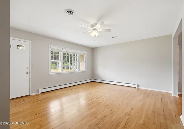 2nd image of 943 Edgebrook Dr N, Toms River, NJ 08757 | MLS# 22623906