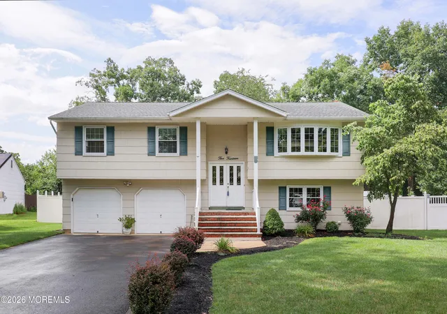 1st image of 514 Oakview Dr, Toms River, NJ 08753 | MLS# 22623822