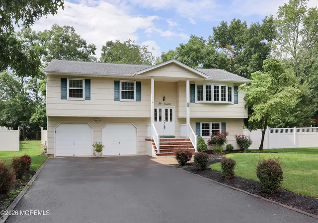 2nd image of 514 Oakview Dr, Toms River, NJ 08753 | MLS# 22623822